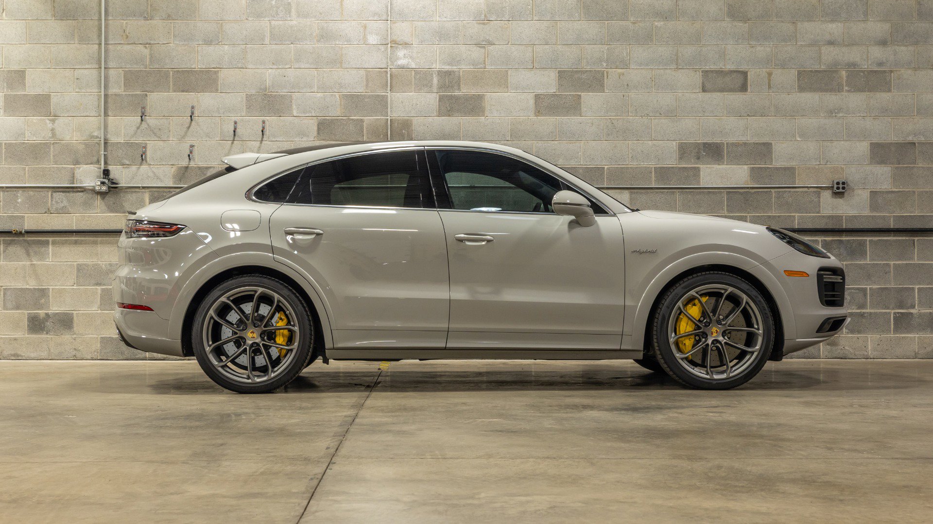 Used 2021 Porsche Cayenne Turbo S image 24