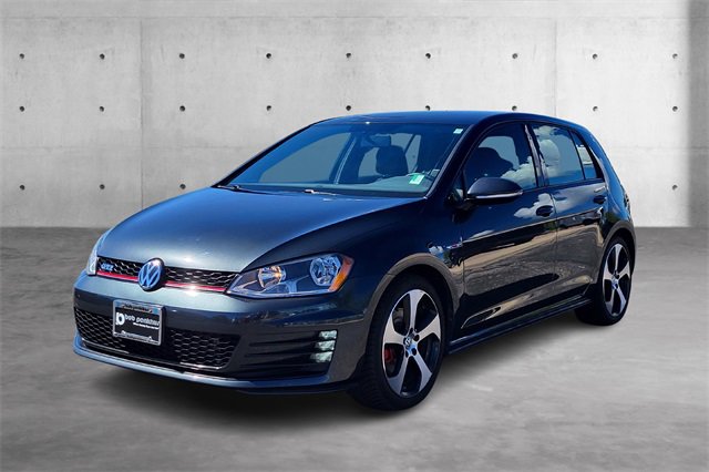 Used 2017 Volkswagen Golf S image 7