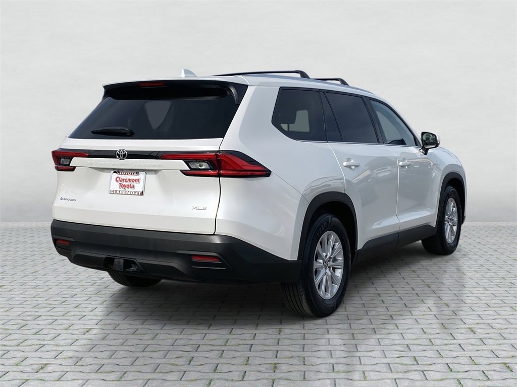 Used 2024 Toyota Grand Highlander XLE image 6