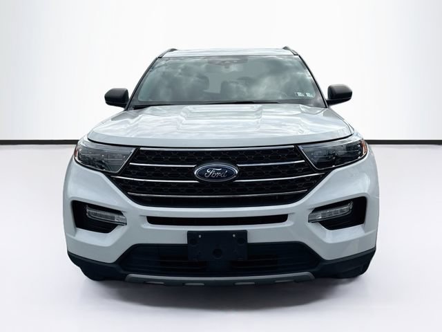 Certified 2022 Ford Explorer XLT w/ Equipment Group 202A AWD/4WD image 3