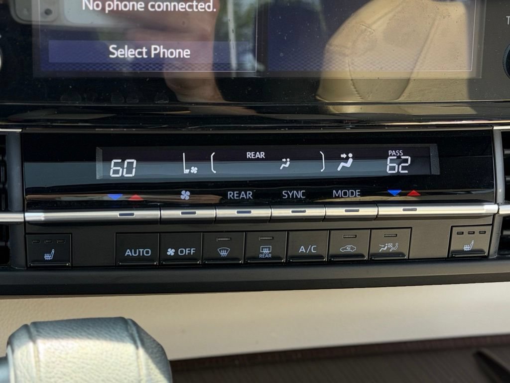 Used 2021 Toyota Sienna XLE AWD/4WD image 13