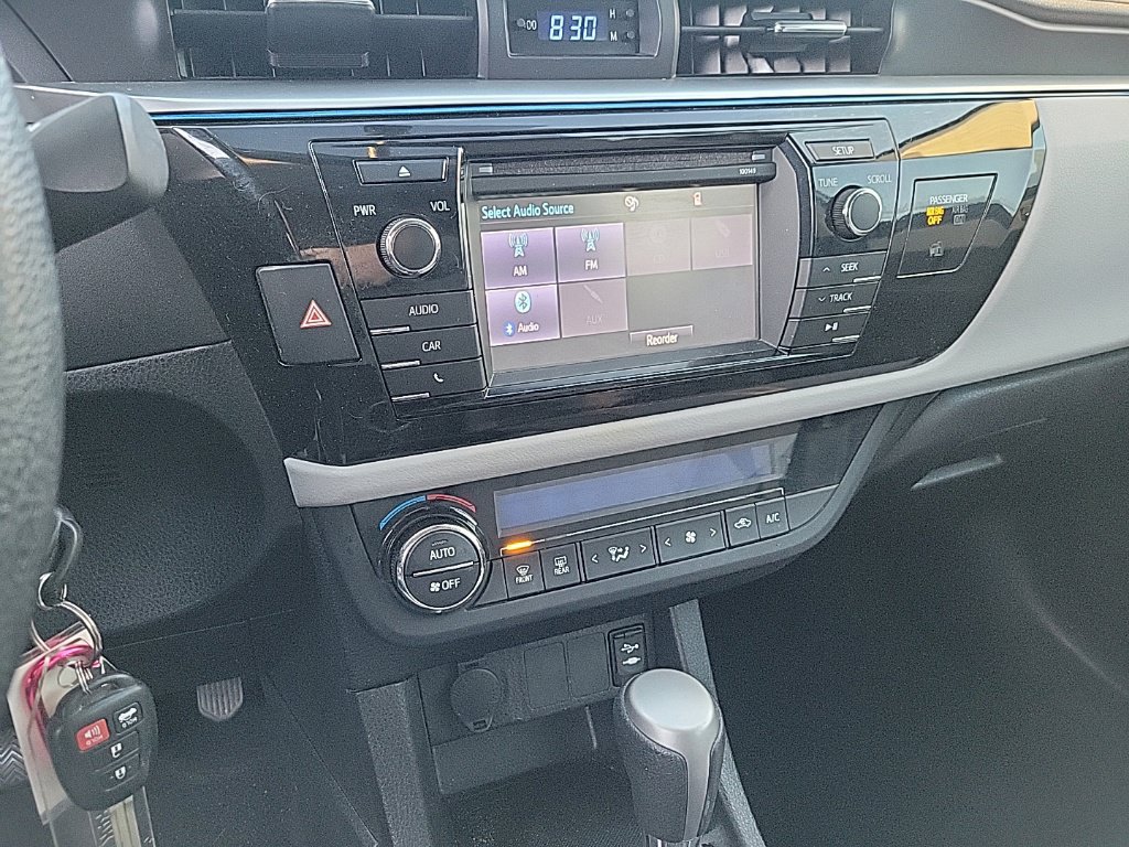 Used 2015 Toyota Corolla LE FWD image 8
