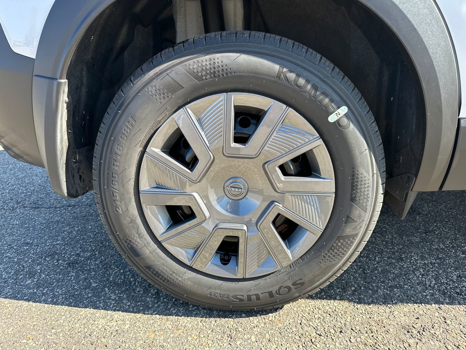 New 2026 Nissan Kicks S image 17