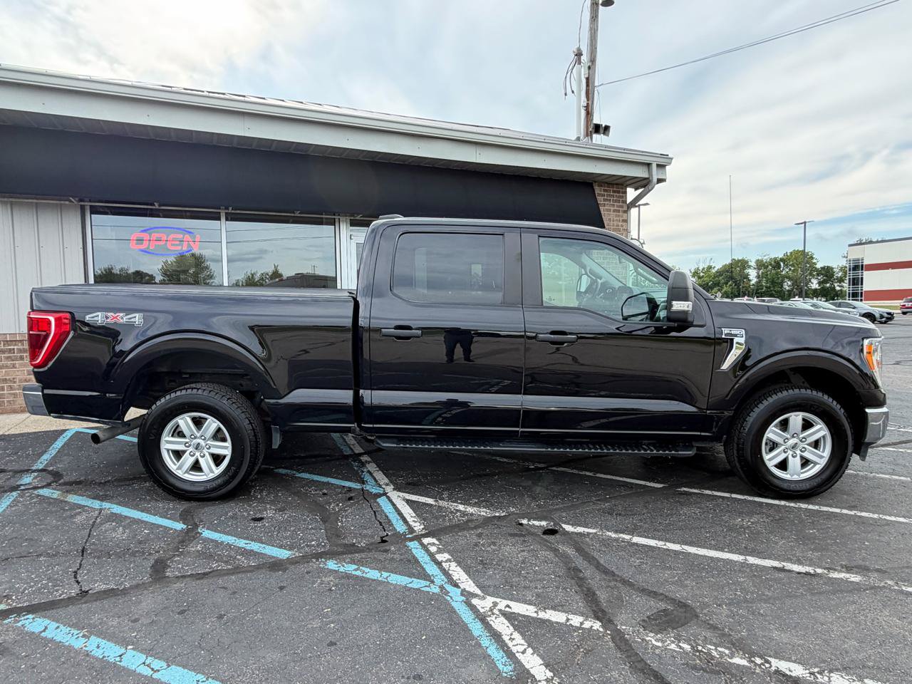 Used 2021 Ford F150 XLT w/ Trailer Tow Package AWD/4WD image 8