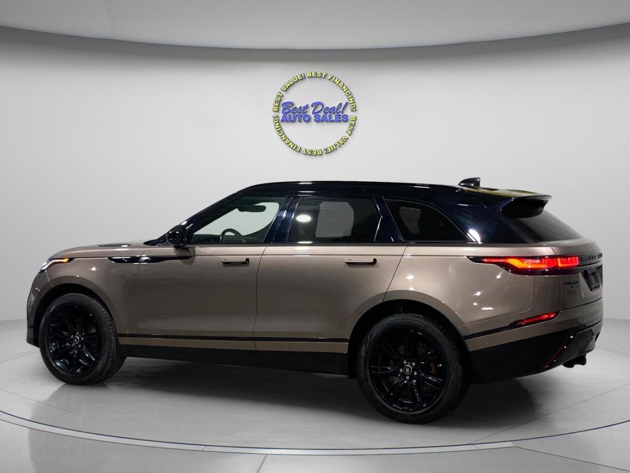 Used 2018 Land Rover Range Rover Velar R-Dynamic SE image 5