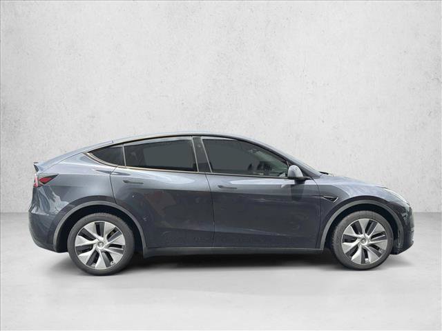 Used 2024 Tesla Model Y Long Range AWD/4WD image 4