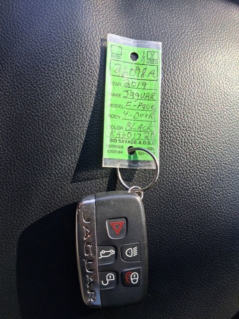 Used 2019 Jaguar F-PACE image 18