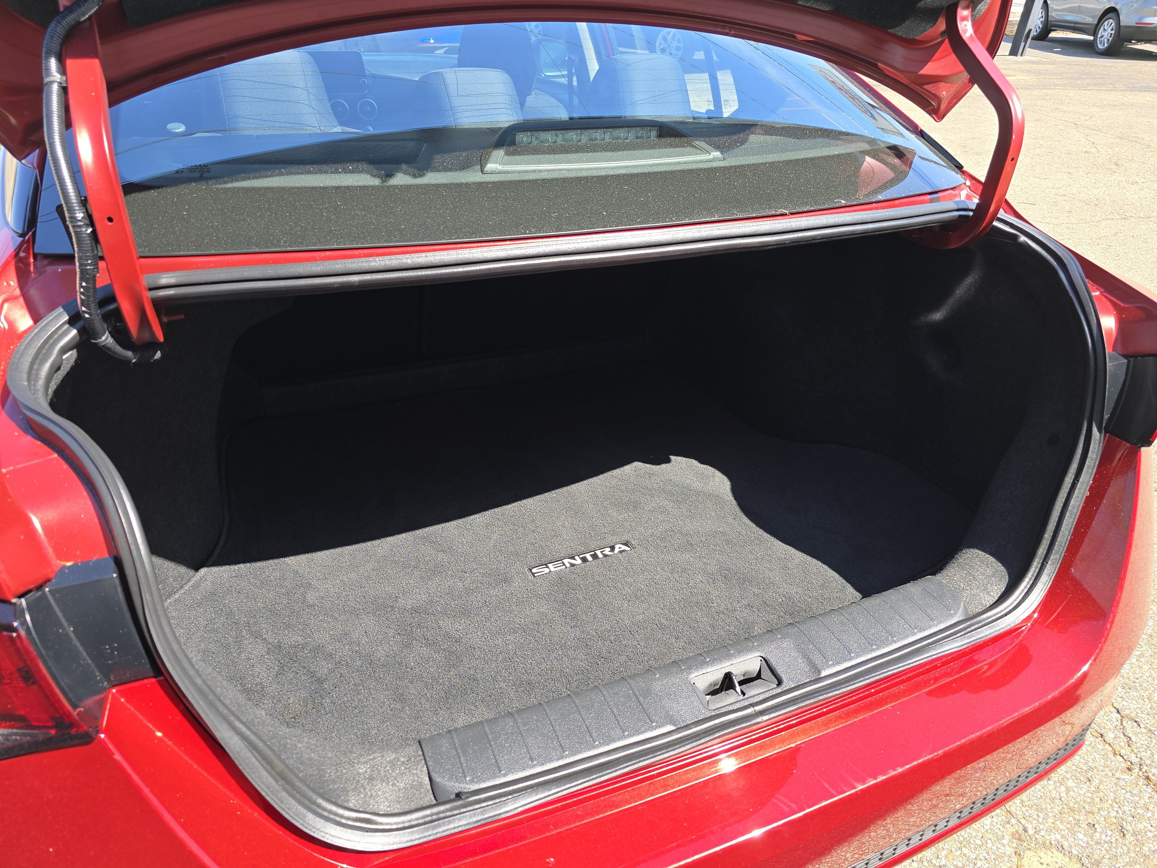 Used 2024 Nissan Sentra SV FWD image 24