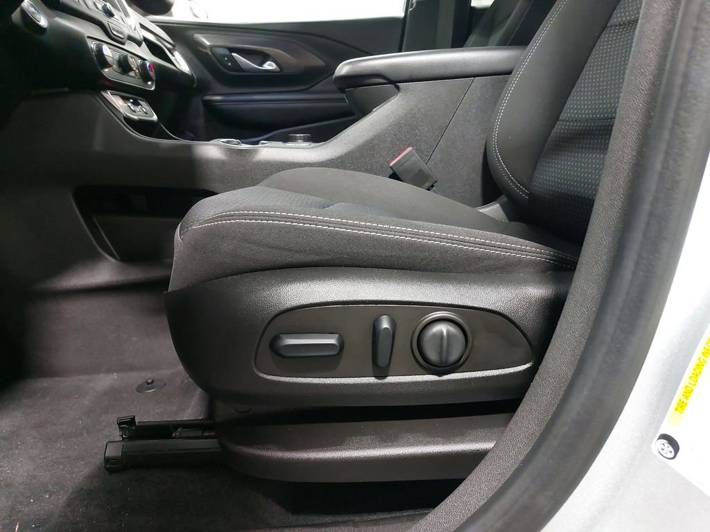 Used 2022 GMC Terrain SLE w/ Driver Convenience Package image 29