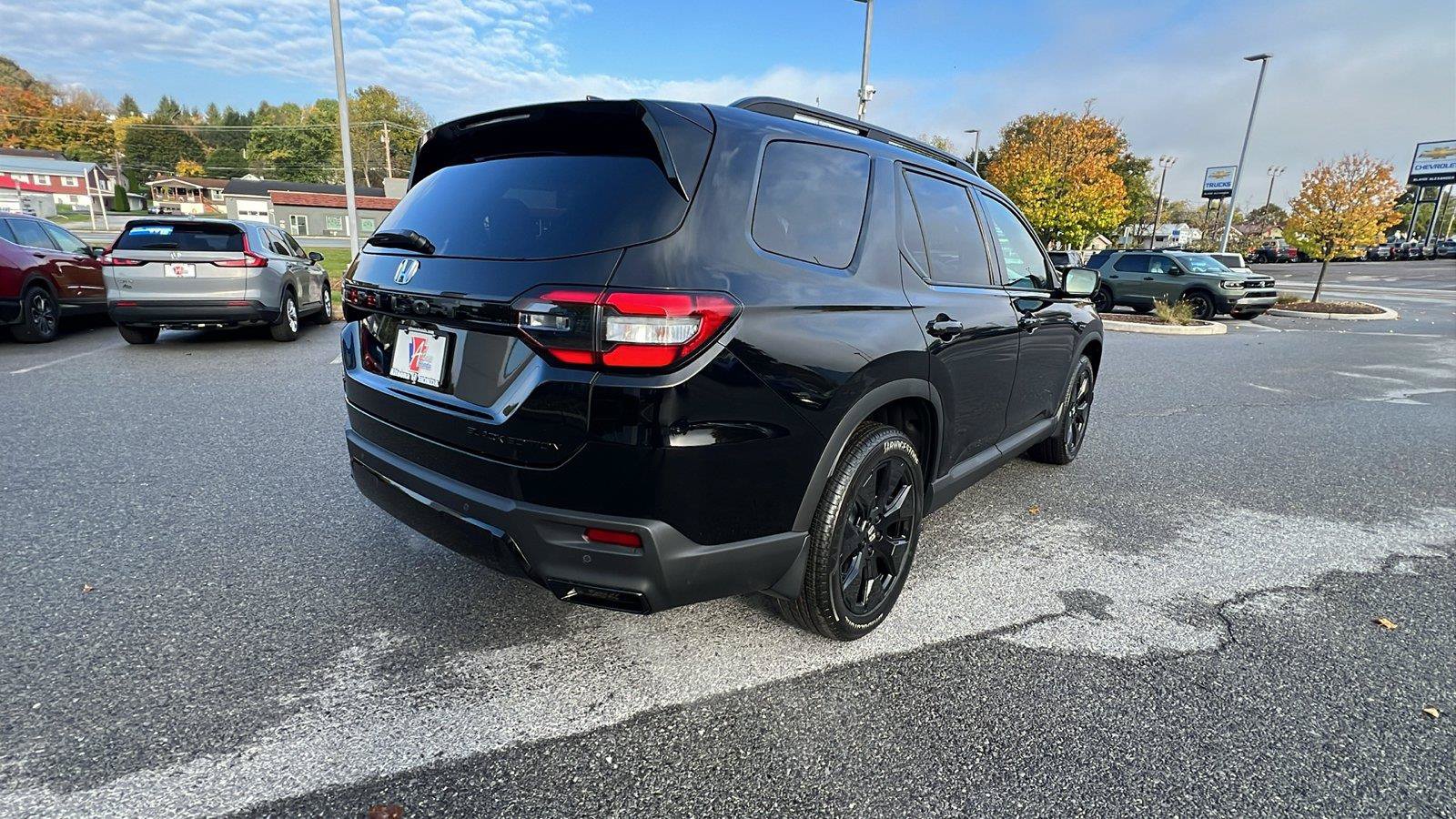 New 2026 Honda Pilot Black Edition image 4
