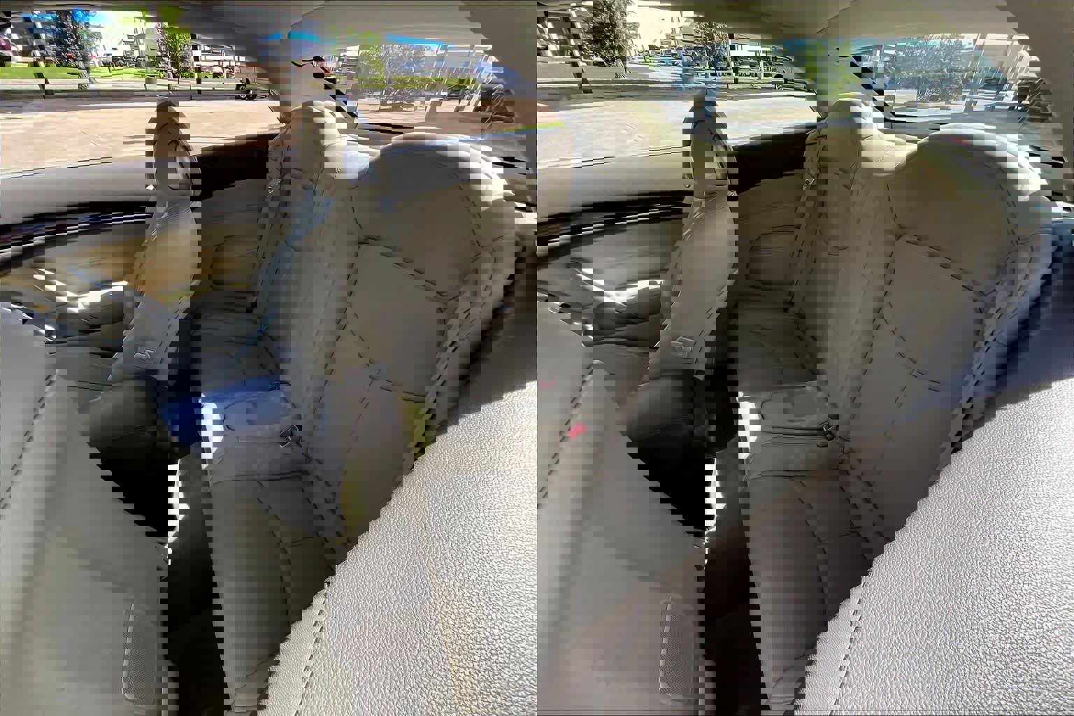 Used 2011 INFINITI G37 Sport w/ Premium Pkg image 19