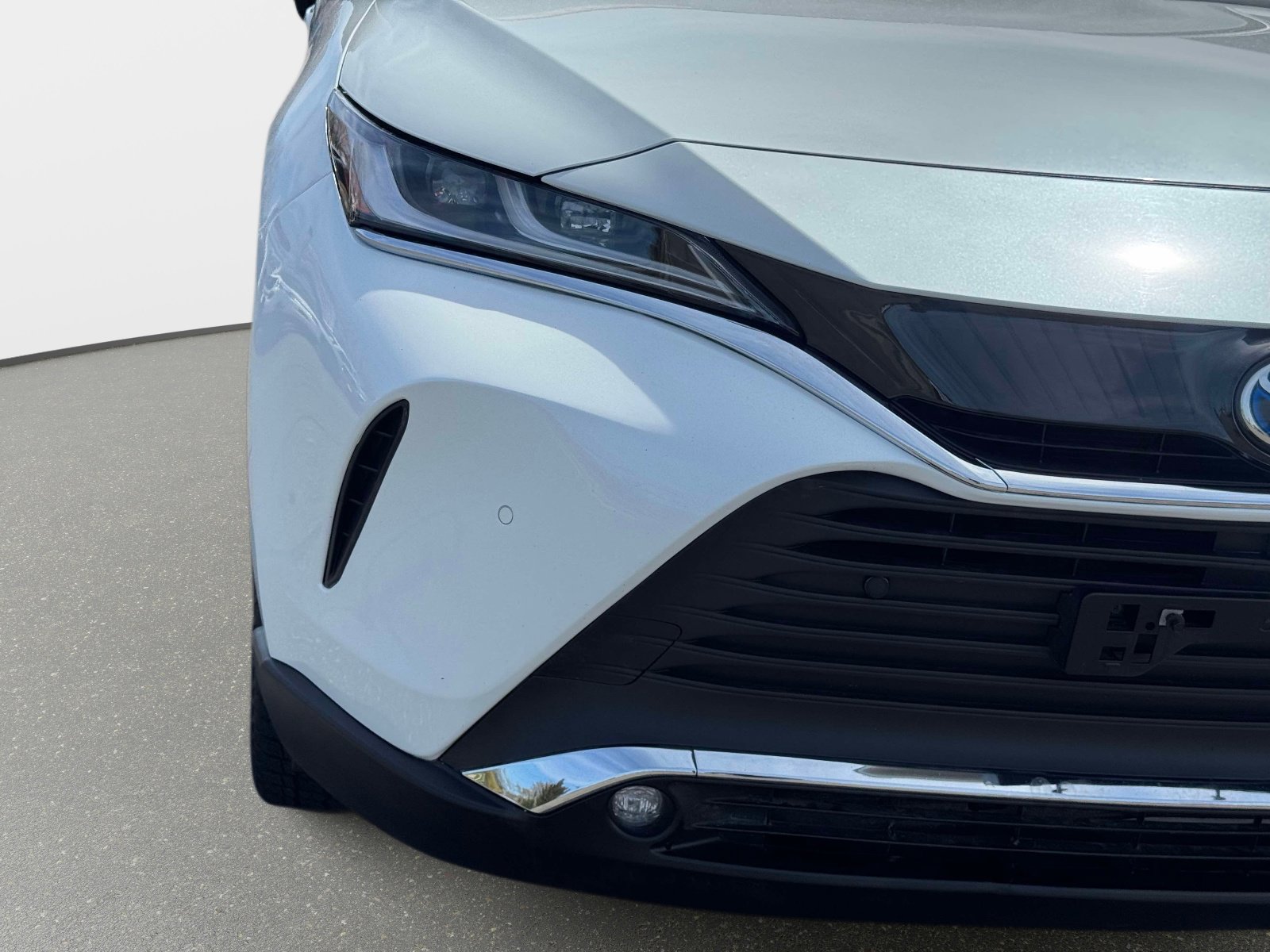 Certified 2023 Toyota Venza Limited AWD/4WD image 7