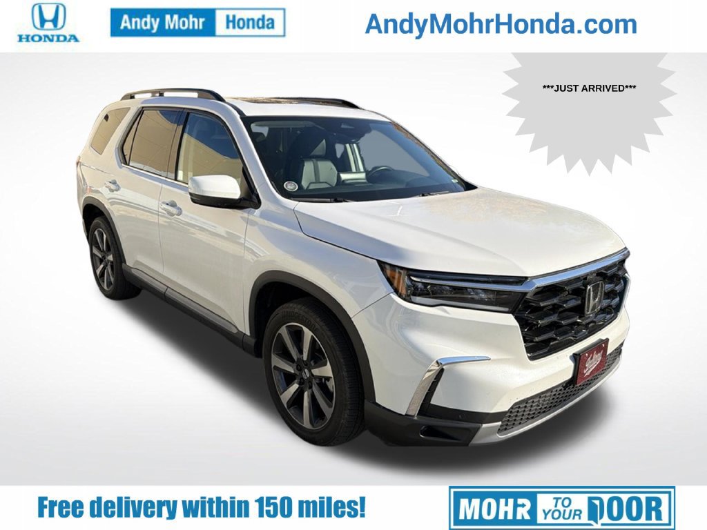 Used 2024 Honda Pilot Touring image 1