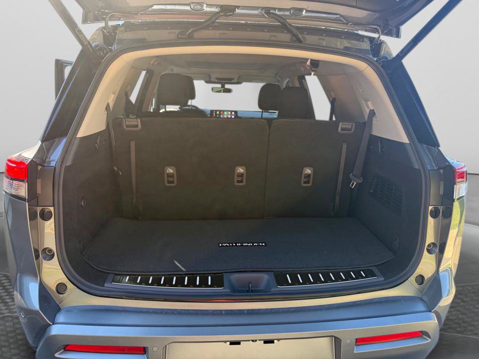 New 2026 Nissan Pathfinder SL w/ SL Premium Package FWD image 15