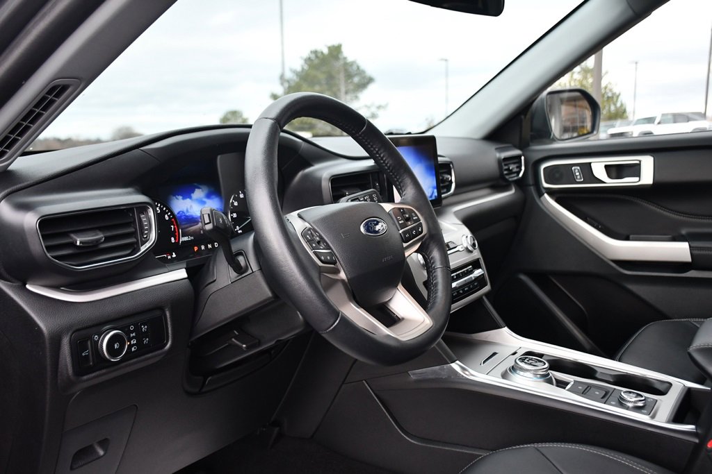 Used 2023 Ford Explorer XLT w/ Equipment Group 202A image 11