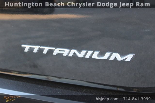 Used 2018 Ford Edge Titanium image 6