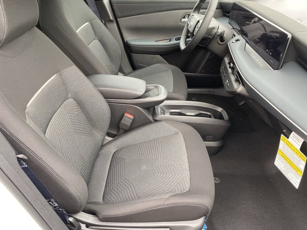 New 2026 Nissan Leaf w/ Illuminated Package FWD image 9