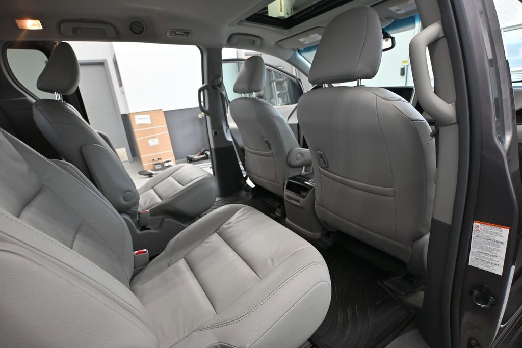 Used 2015 Toyota Sienna XLE AWD/4WD image 45