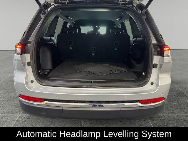 Used 2024 Jeep Grand Cherokee Limited w/ Trailer Tow Package AWD/4WD image 15