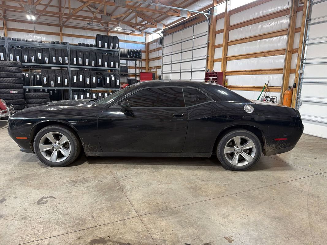 Used 2017 Dodge Challenger SXT w/ Cold Weather Group RWD image 11