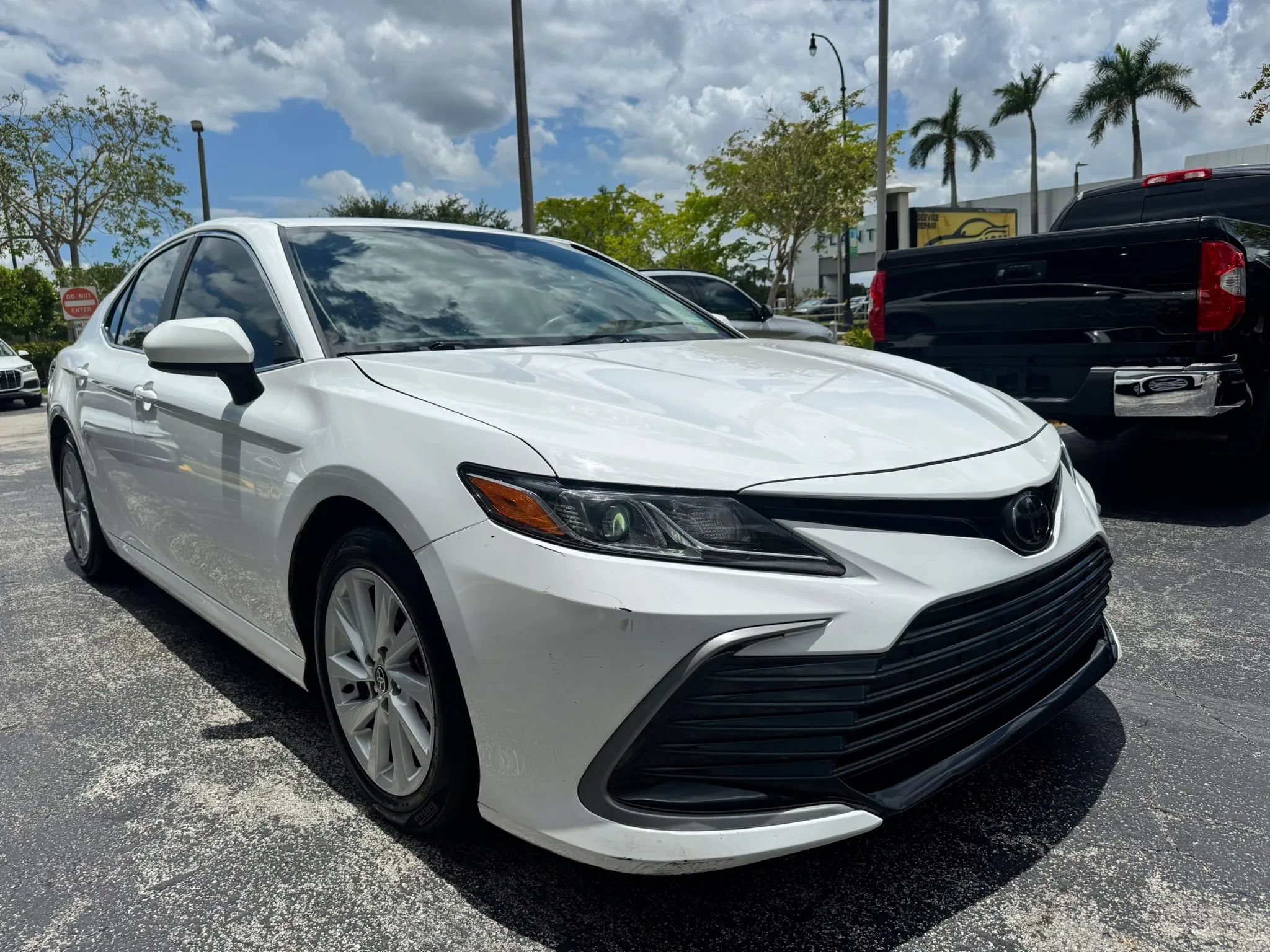 Used 2024 Toyota Camry LE FWD image 3