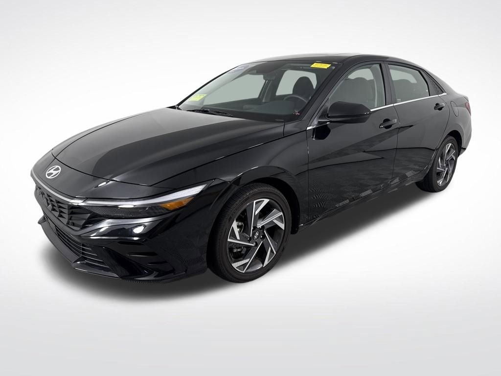 Used 2025 Hyundai Elantra SEL image 9