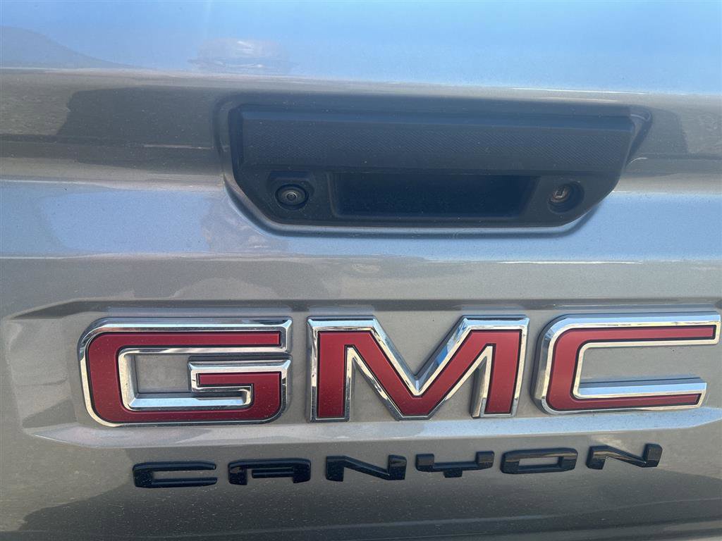 Used 2024 GMC Canyon AT4 w/ AT4 Premium Package AWD/4WD image 9