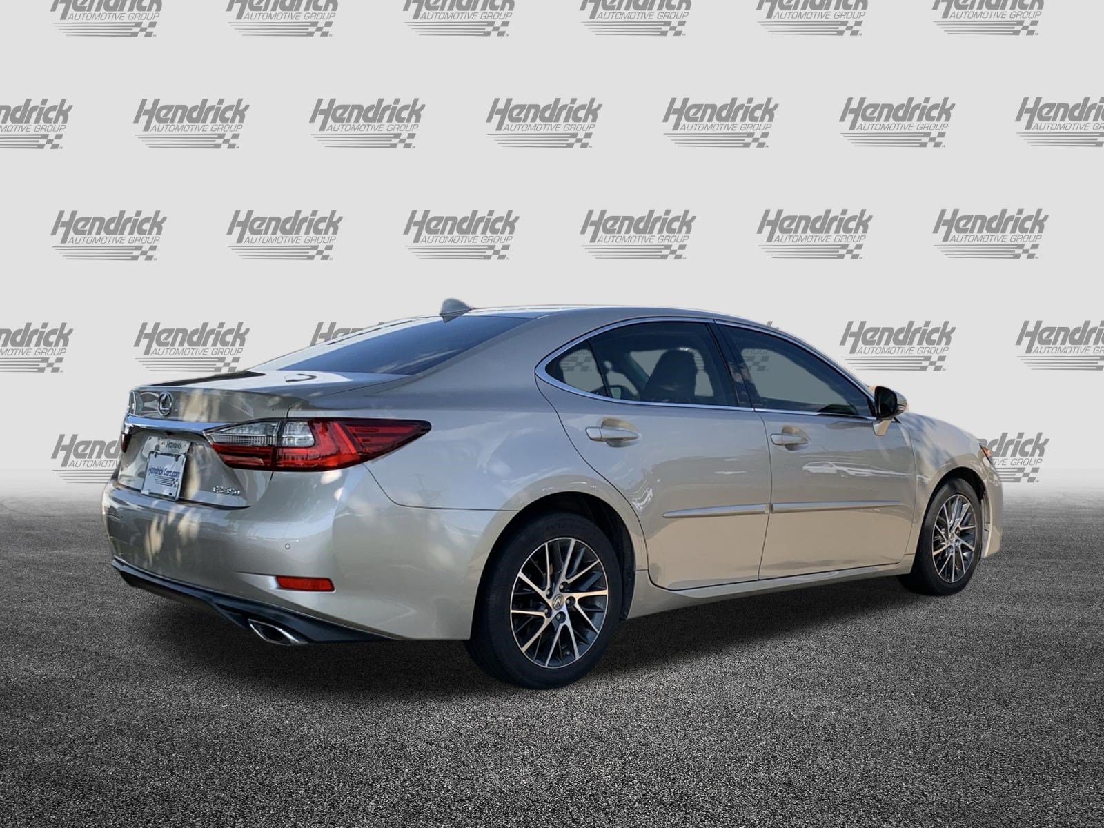 Used 2018 Lexus ES 350 w/ Luxury Package w/Wood Trim FWD image 10