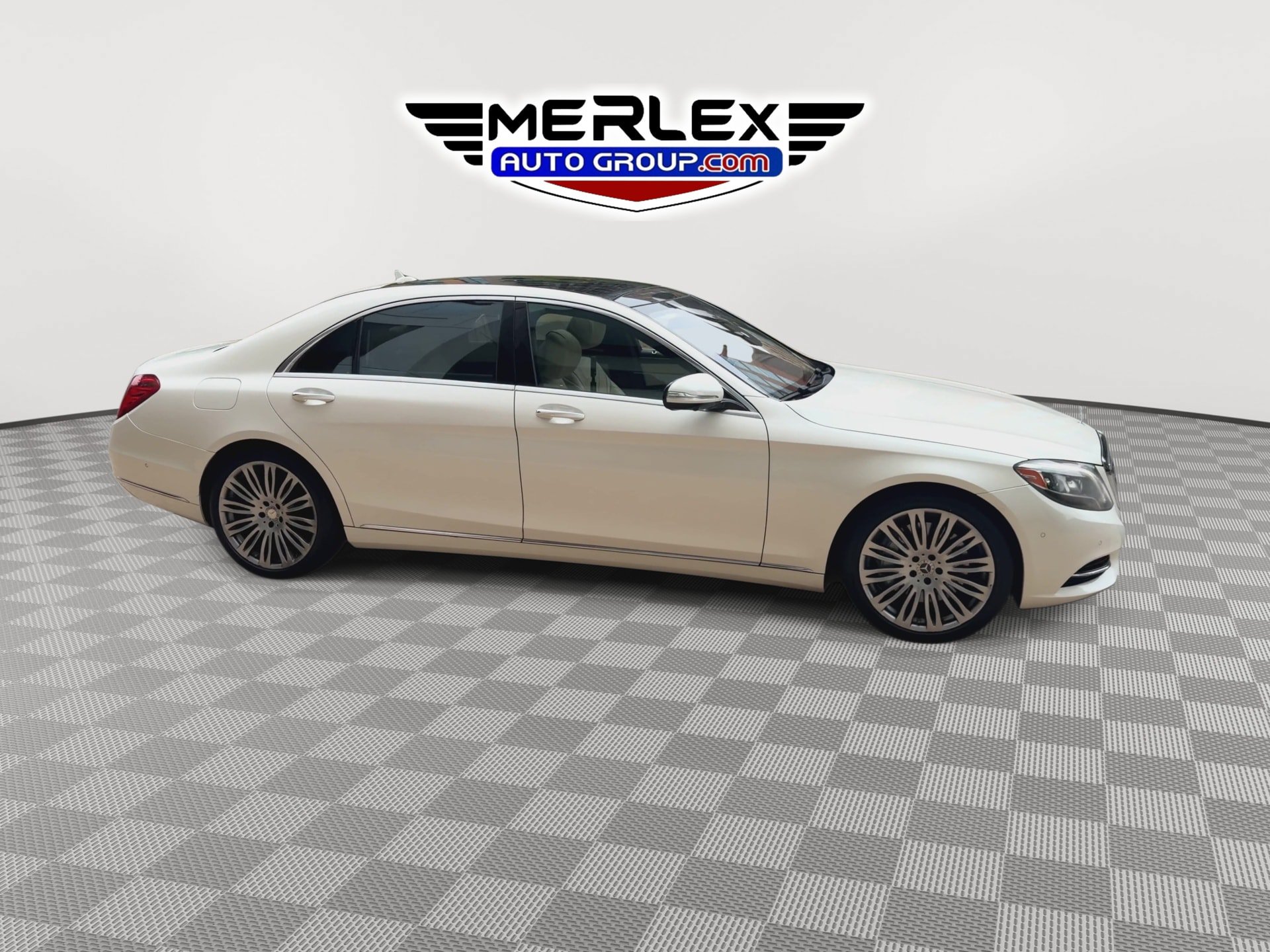 Used 2017 Mercedes-Benz S 550 Sedan image 9