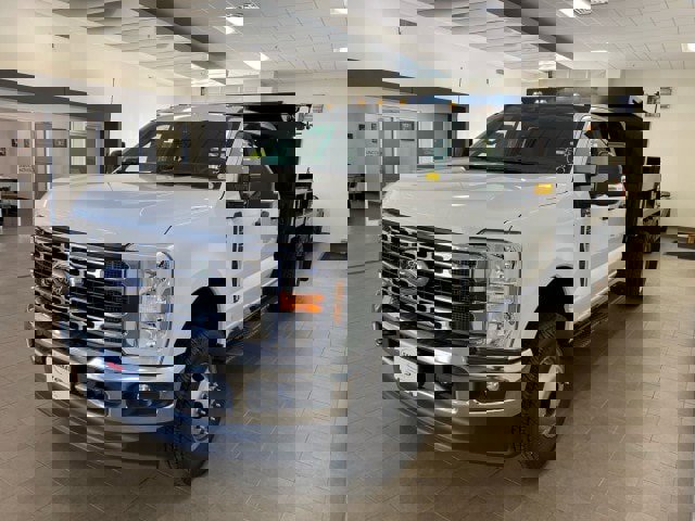 New 2025 Ford F350 XL w/ XL Chrome Package image 4