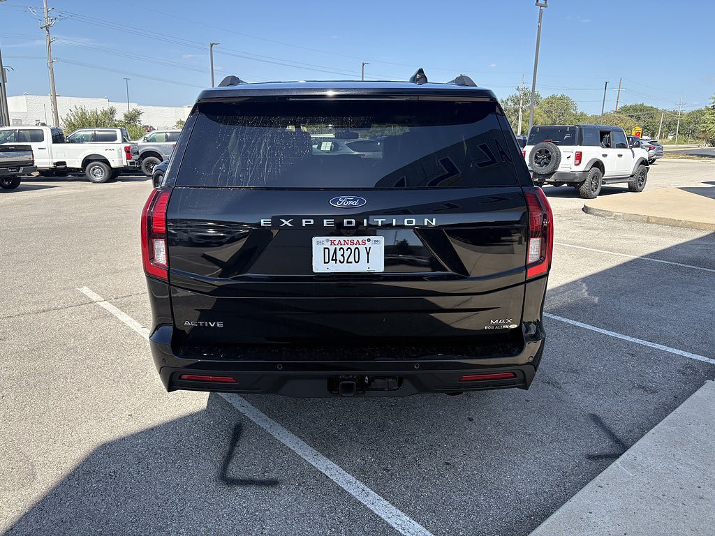 Used 2025 Ford Expedition Max Active AWD/4WD image 6