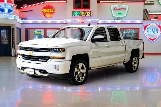 Used 2017 Chevrolet Silverado 1500 LT w/ All Star Edition AWD/4WD image 2