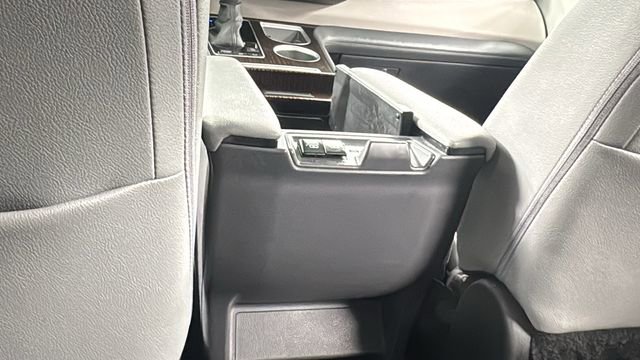 Used 2024 Toyota Sienna XLE image 40