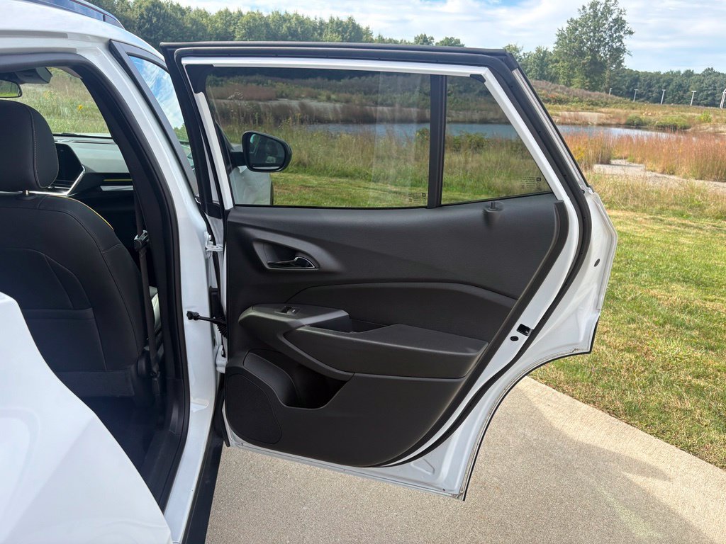 Used 2024 Chevrolet Trax ACTIV w/ Sunroof Package FWD image 35