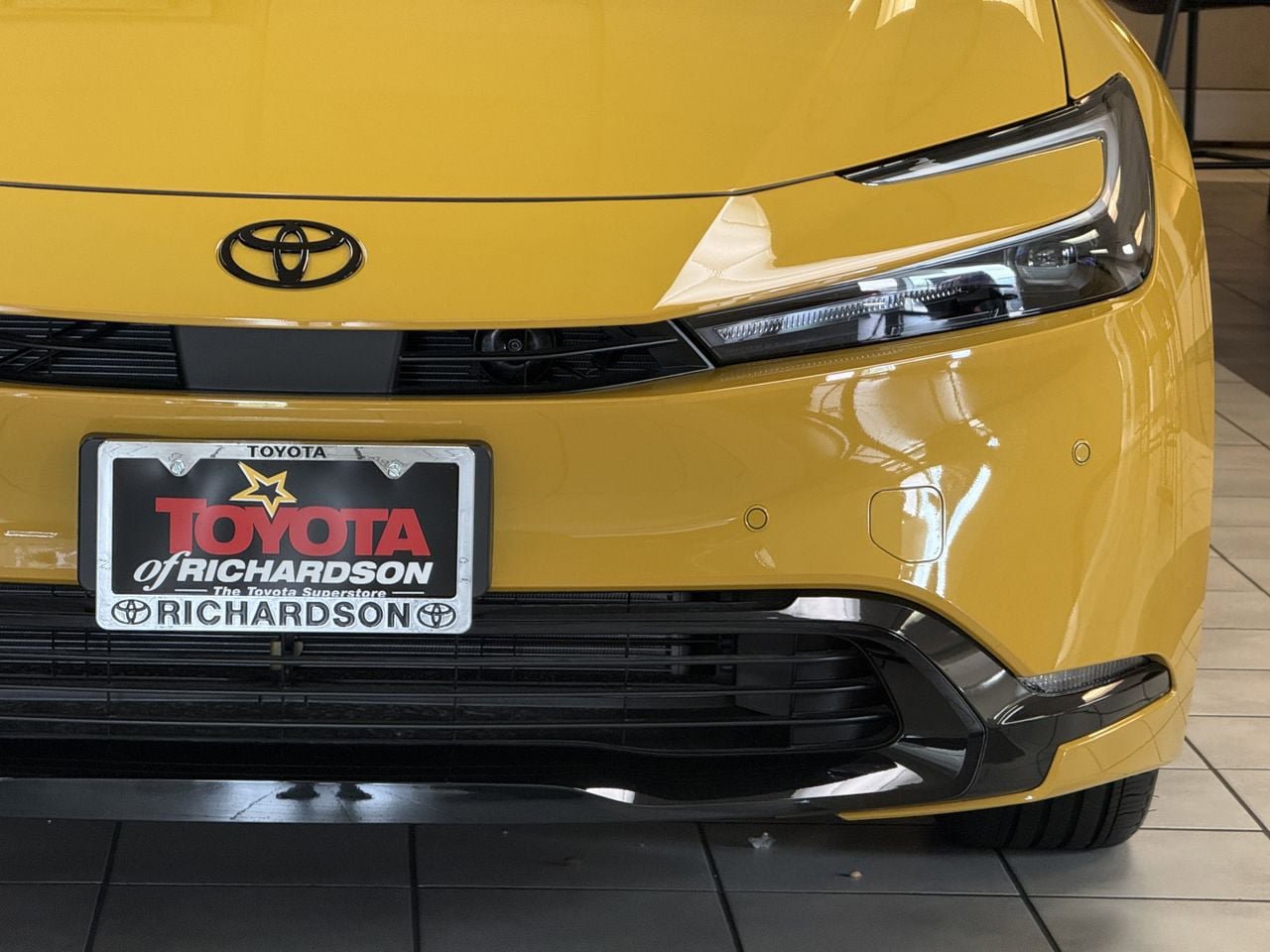New 2026 Toyota Prius Plug-In Hybrid FWD image 9