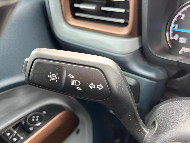 Used 2022 Ford Maverick Lariat w/ Lariat Luxury Package image 16