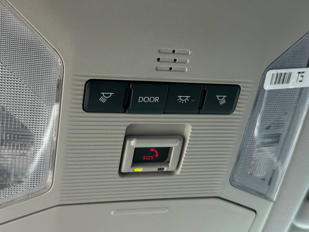 Used 2025 Toyota RAV4 XLE AWD/4WD image 29