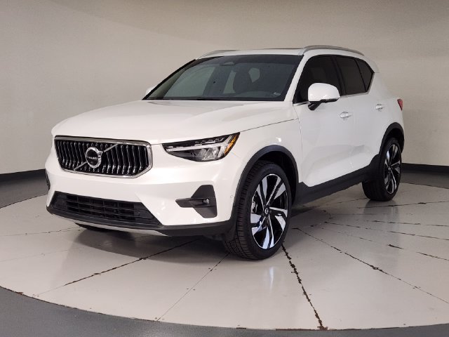 Used 2023 Volvo XC40 B5 Ultimate w/ Protection Package Premier AWD/4WD image 1