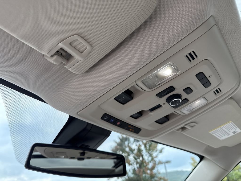 Used 2022 GMC Yukon Denali image 24