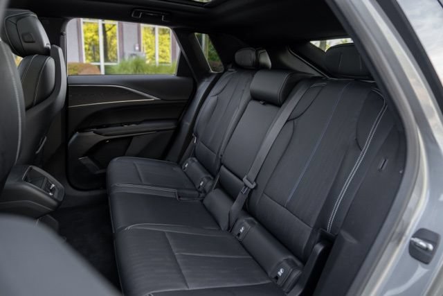 Used 2024 Cadillac Lyriq Luxury RWD image 47