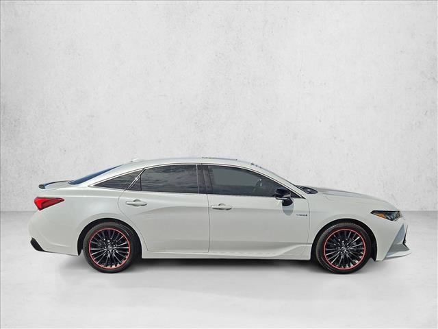 Used 2019 Toyota Avalon XSE FWD image 4