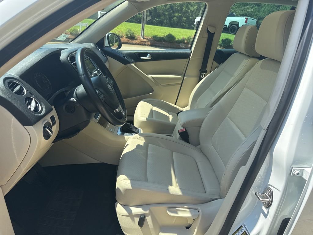 Used 2015 Volkswagen Tiguan SEL image 11