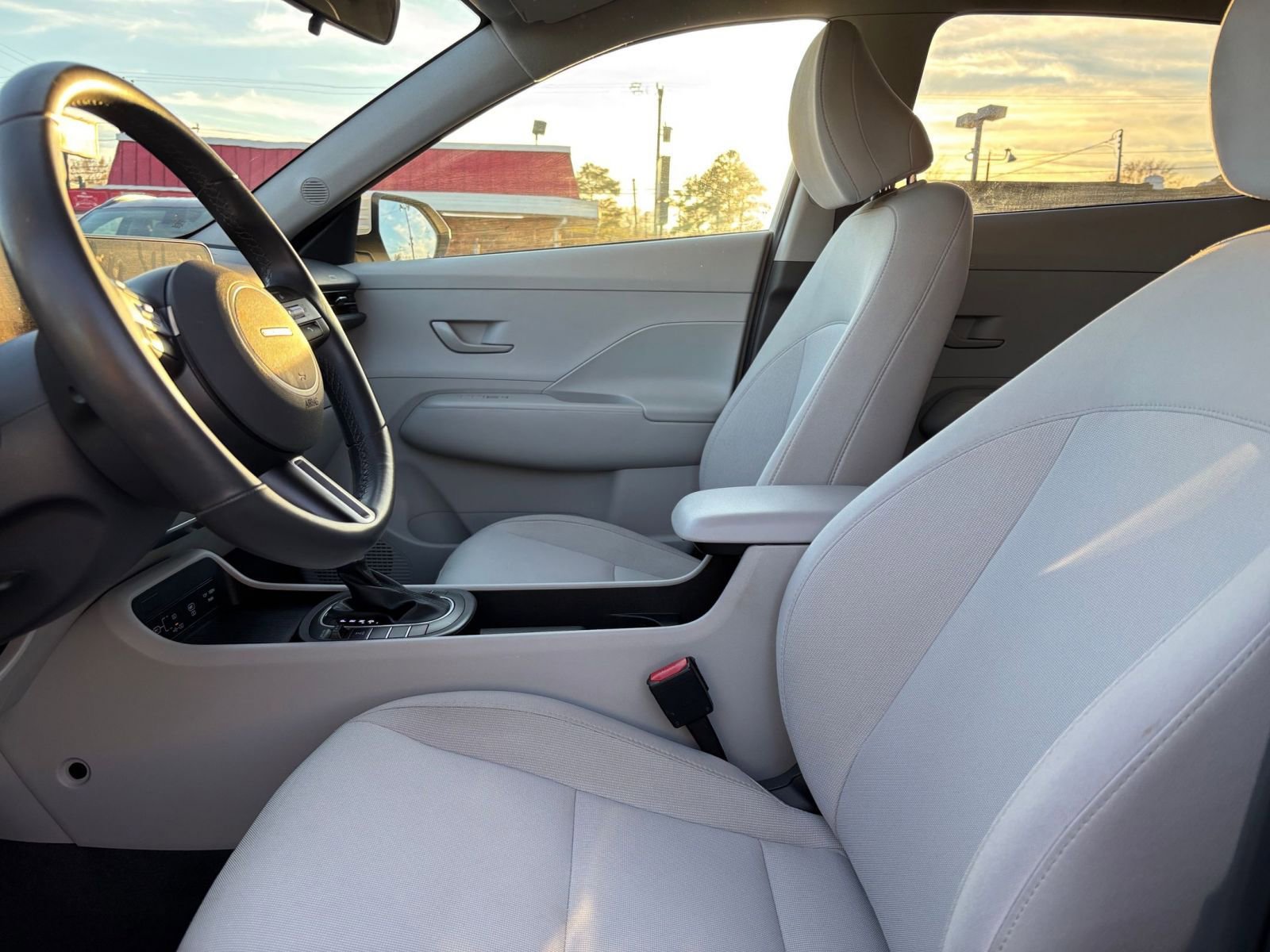 Used 2025 Hyundai Kona SEL image 27