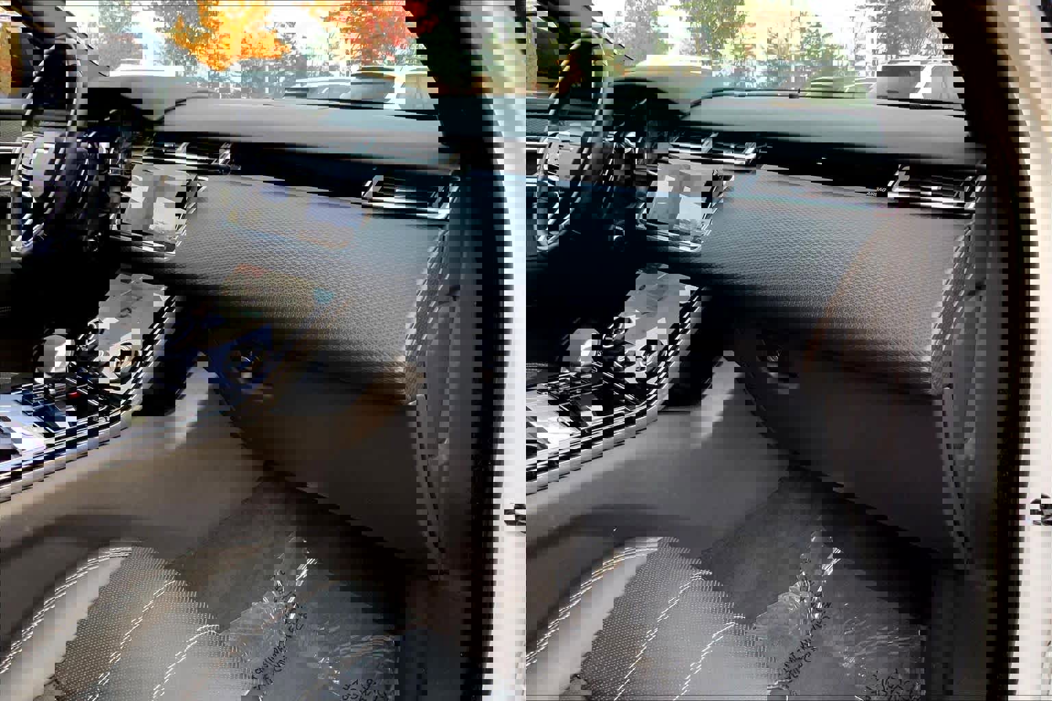 Used 2023 Land Rover Range Rover Velar R-Dynamic S image 16