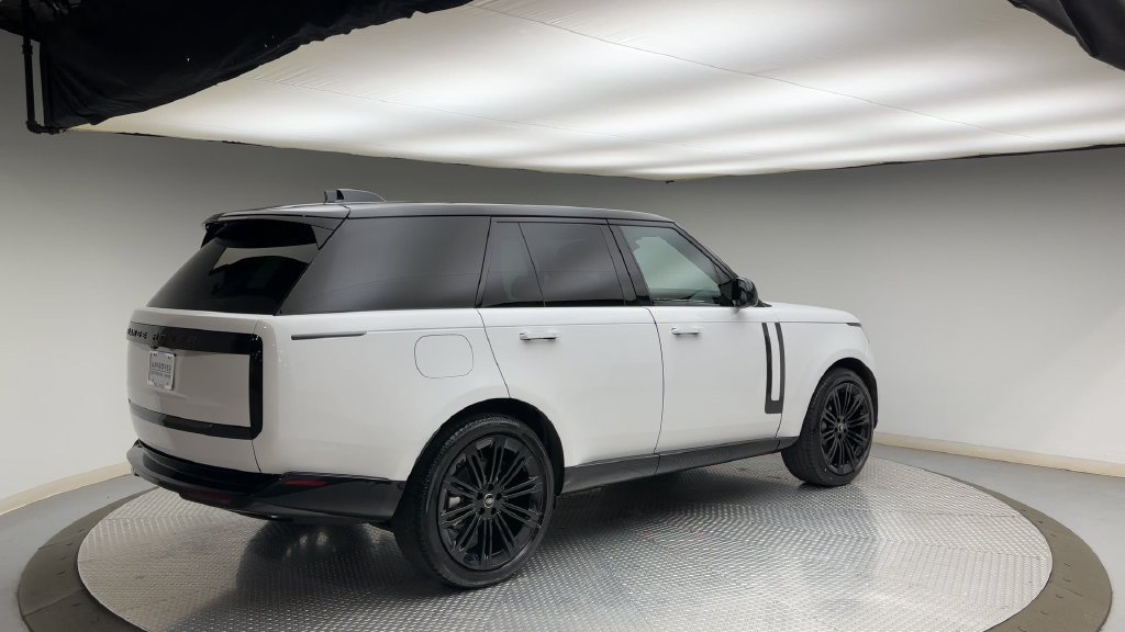 Certified 2025 Land Rover Range Rover SE AWD/4WD image 2