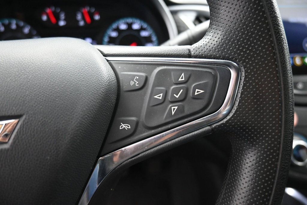 Used 2024 Chevrolet Malibu LT FWD image 11