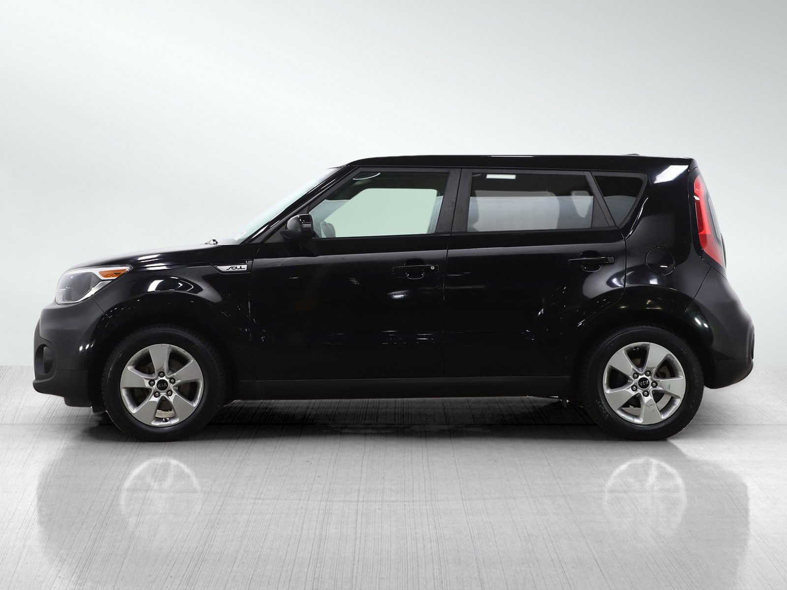 Used 2017 Kia Soul w/ Convenience Package FWD image 2