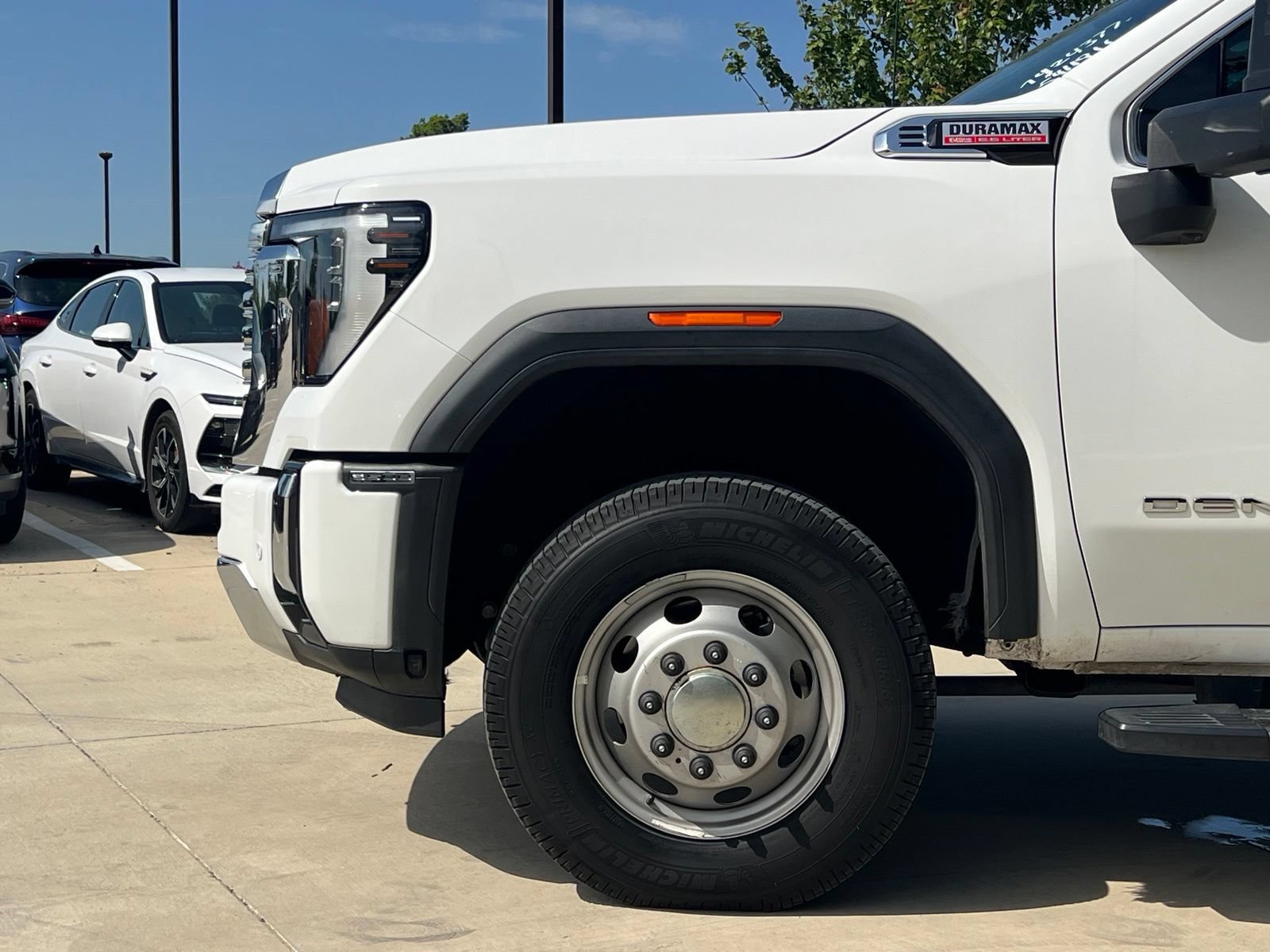 Used 2024 GMC Sierra 3500 Denali w/ Denali Reserve Package AWD/4WD image 9