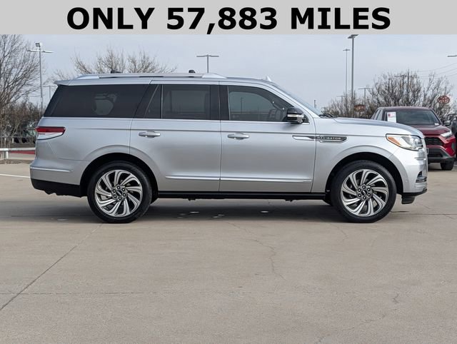 Used 2022 Lincoln Navigator Reserve image 4