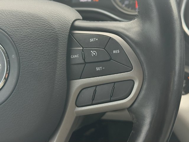 Used 2021 Jeep Cherokee Latitude Lux FWD image 12